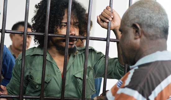 Yanto Awerkion Divonis 10 Bulan Penjara karena Petisi Papua Merdeka